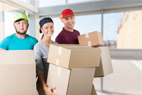 Removal van service supporting office and home moves in Canary Wharf