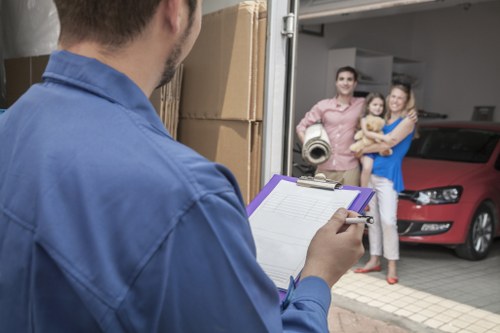 Secure and organized moving service in Canary Wharf district