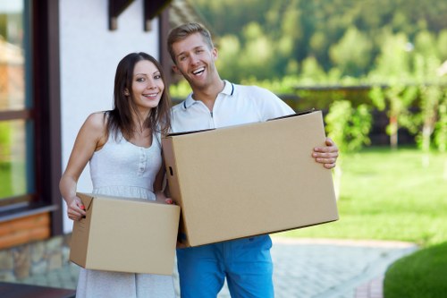 Packing and storage support for removals in Canary Wharf