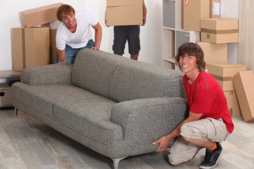 Efficient moving day service for Canary Wharf removals