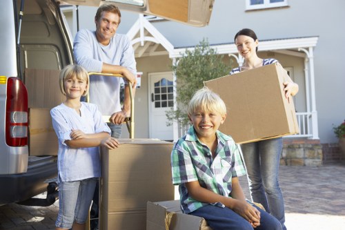 Affordable man and van service in Canary Wharf for businesses