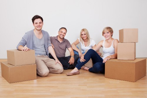 Storage boxes and organised apartment relocation planning in Canary Wharf